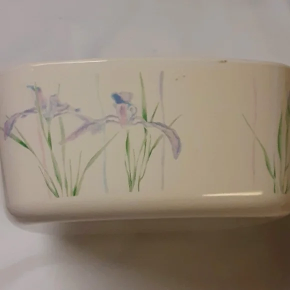 Vintage 80s90s Corningware Iris flower two casserole dishes 1 lid Fantas… - Picture 2 of 10